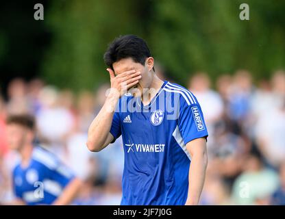 Dong-Gyeong LEE (GE) Gesture Soccer Soccer Testspiel VfB Huels - FC Schalke 04 (GE) 0:14, am 29.. Juni 2022 in Marl/Deutschland. #Die DFL-Vorschriften verbieten die Verwendung von Fotos als Bildsequenzen und/oder quasi-Video # Â Stockfoto