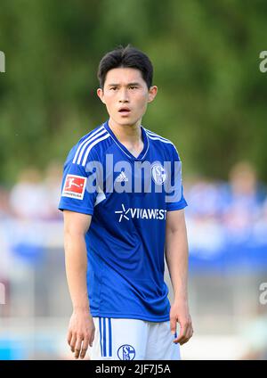 Dong-Gyeong LEE (GE) Fußball-Testspiel VfB Huels - FC Schalke 04 (GE) 0:14, am 29.. Juni 2022 in Marl/Deutschland. #Die DFL-Vorschriften verbieten die Verwendung von Fotos als Bildsequenzen und/oder quasi-Video # Â Stockfoto