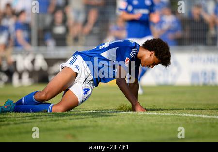 Sidi SANE (GE) am 29.. Juni 2022 im Bodenfußballtest VfB Huels - FC Schalke 04 (GE) 0:14 in Marl/Deutschland. #Die DFL-Vorschriften verbieten die Verwendung von Fotos als Bildsequenzen und/oder quasi-Video # Â Stockfoto