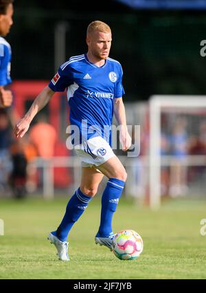 Florent MOLLET (GE) Action, Fußball-Testspiel VfB Huels - FC Schalke 04 (GE) 0:14, am 29.. Juni 2022 in Marl/Deutschland. #Die DFL-Vorschriften verbieten die Verwendung von Fotos als Bildsequenzen und/oder quasi-Video # Â Stockfoto