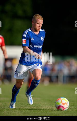 Florent MOLLET (GE) Action, Fußball-Testspiel VfB Huels - FC Schalke 04 (GE) 0:14, am 29.. Juni 2022 in Marl/Deutschland. #Die DFL-Vorschriften verbieten die Verwendung von Fotos als Bildsequenzen und/oder quasi-Video # Â Stockfoto