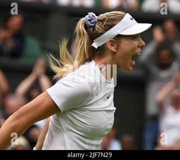 London, Gbr. 30.. Juni 2022. London Wimbledon Championships Day 4 30/06/2022 Katie Boulter (GBR) gewinnt die zweite Runde. Quelle: Roger Parker/Alamy Live News Stockfoto