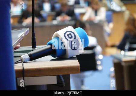 Logo der Deutschen Welle auf einem Mikrofon Stockfoto