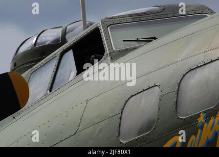 Restaurierter Vintage-Bomber aus dem Zweiten Weltkrieg aus dem Jahr B17F Stockfoto