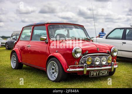 1972 Mini 1000 ‘PWY 125K’ auf dem Bicester Scramble am 19.. Juni 2022 zu sehen Stockfoto