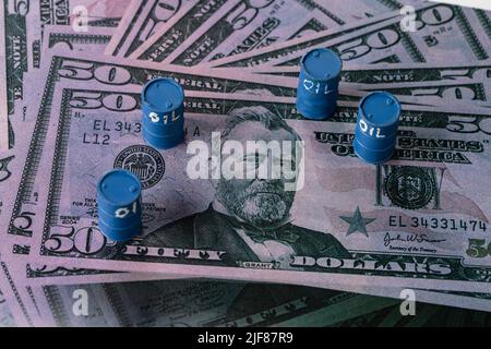 Zagreb, Kroatien. 30.. Juni 2022. Das Foto, das am 30. Juni 2022 in Zagreb, Kroatien, aufgenommen wurde, zeigt die Abhängigkeit Europas von russischem Öl und Gas. Foto: Davor Puklavec/PIXSELL Credit: Pixsell Foto- und Videoagentur/Alamy Live News Stockfoto