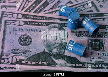 Zagreb, Kroatien. 30.. Juni 2022. Das Foto, das am 30. Juni 2022 in Zagreb, Kroatien, aufgenommen wurde, zeigt die Abhängigkeit Europas von russischem Öl und Gas. Foto: Davor Puklavec/PIXSELL Credit: Pixsell Foto- und Videoagentur/Alamy Live News Stockfoto