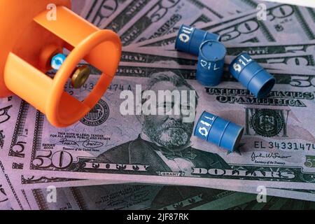 Zagreb, Kroatien. 30.. Juni 2022. Das Foto, das am 30. Juni 2022 in Zagreb, Kroatien, aufgenommen wurde, zeigt die Abhängigkeit Europas von russischem Öl und Gas. Foto: Davor Puklavec/PIXSELL Credit: Pixsell Foto- und Videoagentur/Alamy Live News Stockfoto