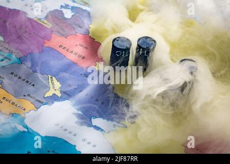 Zagreb, Kroatien. 30.. Juni 2022. Das Foto, das am 30. Juni 2022 in Zagreb, Kroatien, aufgenommen wurde, zeigt die Abhängigkeit Europas von russischem Öl und Gas. Foto: Davor Puklavec/PIXSELL Credit: Pixsell Foto- und Videoagentur/Alamy Live News Stockfoto