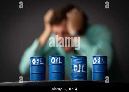 Zagreb, Kroatien. 30.. Juni 2022. Das Foto, das am 30. Juni 2022 in Zagreb, Kroatien, aufgenommen wurde, zeigt die Abhängigkeit Europas von russischem Öl und Gas. Foto: Davor Puklavec/PIXSELL Credit: Pixsell Foto- und Videoagentur/Alamy Live News Stockfoto