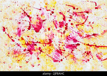Handgemalte Pinselstriche auf Papierhintergrund, helle Flecken, Blobs von gelben und rosa Farben Stockfoto