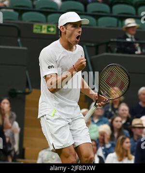 London, Gbr. 30.. Juni 2022. London Wimbledon Championships Day 4 30/06/2022 Alex de Minaur (AUS) zweite Runde Spiel Credit: Roger Parker/Alamy Live News Stockfoto