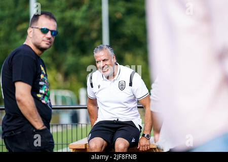 WENUM-WIESEL, NIEDERLANDE - 30. JUNI: Sportdirektor Jose Boto von PAOK Saloniki während einer Trainingsveranstaltung von PAOK Saloniki im Sportpark Wiesel am 30. Juni 2022 in Wenum-Wiesel, Niederlande (Foto: Rene Nijhuis/Orange Picters) Stockfoto