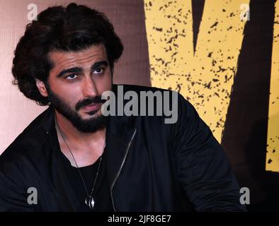 Mumbai, Indien. 30.. Juni 2022. Der Bollywood-Schauspieler Arjun Kapoor wurde während der Trailer-Vorstellung seines kommenden Films „Ek Villain Returns“ in Mumbai gesehen. Der Film erscheint am 29.. Juli 2022 in Indien. Kredit: SOPA Images Limited/Alamy Live Nachrichten Stockfoto