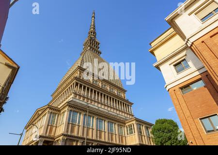 Low-Angle-Ansicht der Mole Antonelliana in Turin Italien Stockfoto