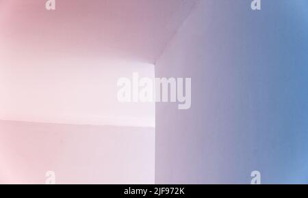 Abstrakter Architekturhintergrund, Innenarchitektur mit hellen, bunt beleuchteten Ecken Stockfoto