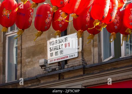 London, Großbritannien. Juni 28. 2022 Straßenschild für Wardour Street W1 in der City of Westminster, Central London, Großbritannien. Stockfoto