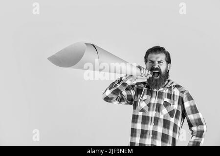 Zensur. Mann mit Papierlautsprecher. Redefreiheit. Werbung für alle. Förderung und Informationsausweitung auf Massen. Massenmedien-Konzept. Make Stockfoto