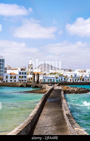 Stadtbild von Arrecife von der Burg San Gabriel aus gesehen, Hauptstadt von Lanzarote, Kanarische Inseln, Spanien Stockfoto