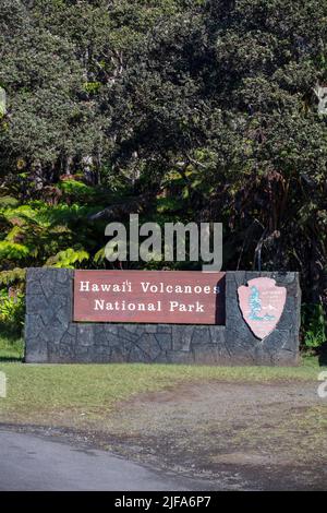 Hawai'i Volcanoes National Park, Schild am Eingang, Volcano Village, Big Island, Hawaii, USA Stockfoto