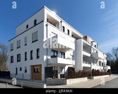 Mehrfamilienhäuser in einem Neubaugebiet, Gelsenkirchen, Ruhrgebiet, Nordrhein-Westfalen, Deutschland Stockfoto