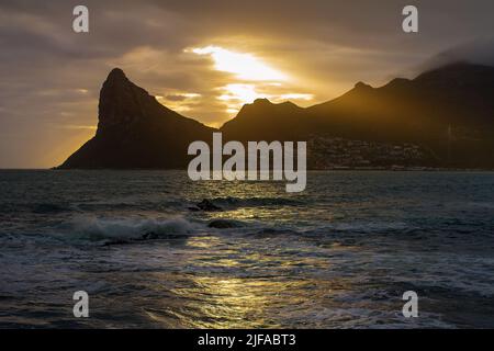 Sonnenuntergang in Hout Bay, Südafrika Stockfoto