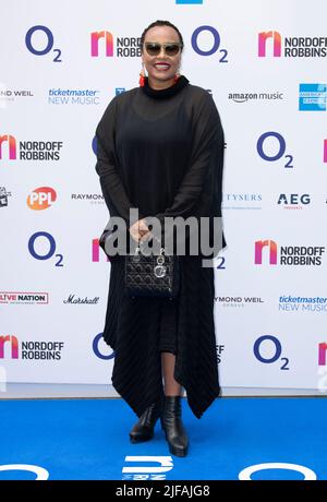 London, Großbritannien. 01.. Juli 2022. 1.. Juli 2022. London, Großbritannien. Emeli Sande bei der Ankunft bei den Norstoff Robbins O2 Silver Clef Awards London. Quelle: Doug Peters/Alamy Live News Stockfoto