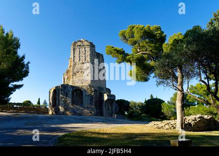 Frankreich, Turm Gard, Nimes, Tour Magne, Gallo-romanischen in den "Jardins De La Fontaine" ((Fountain Gardens) Stockfoto