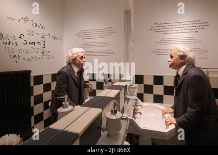 Schweiz, Kanton Waadt, Corsier sur Vevey, Chaplins Weltmuseum in Manoir de Ban, Albert-Einstein-Wachsstatue Stockfoto