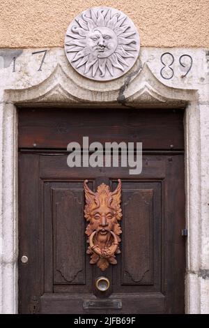 /Schweiz, Kanton Friborg, Gruyères, mittelalterliche Stadt, Türklopfer Stockfoto