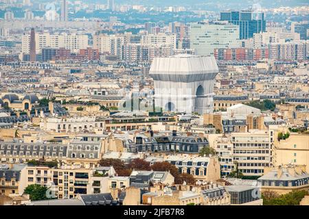 Frankreich, Paris, Place de l'Etoile, Arc de Triomphe umhüllt von Jeanne-Claude und Christo, 18. September bis 3. Oktober 2021 Stockfoto