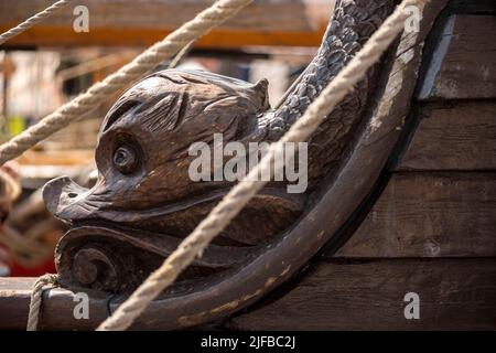 Norwegen, Rogaland County, Stavanger, Sammlung alter Bohrinseln vor historischen Hafenlagern für die Tall Ships Races Stockfoto