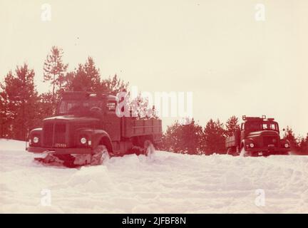 Probe mit beladen Geländewagen 939 an der Army Motor School. Wintertest in Sveg im März 1962. Stockfoto