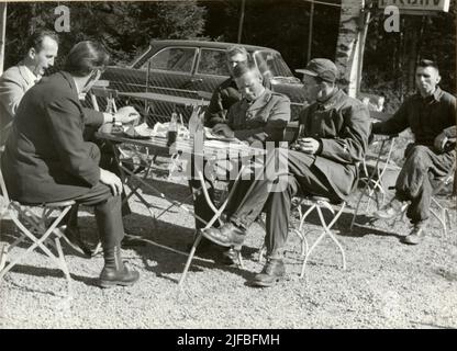 Probe mit beladen Geländewagen 939 an der Army Motor School. Abschlusstest in Strängnäs im April 1962. Stockfoto
