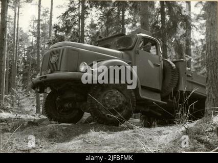 Probe mit beladen Geländewagen 939 an der Army Motor School. Abschlusstest in Strängnäs im April 1962. Stockfoto