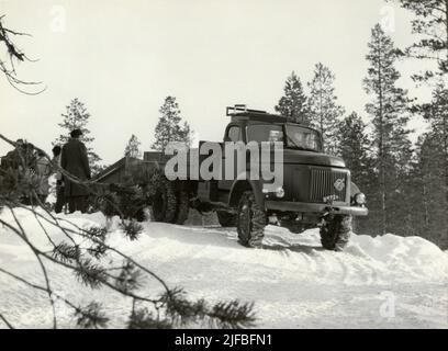 Probe mit beladen Geländewagen 939 an der Army Motor School. Wintertest in Sveg im März 1962. Stockfoto