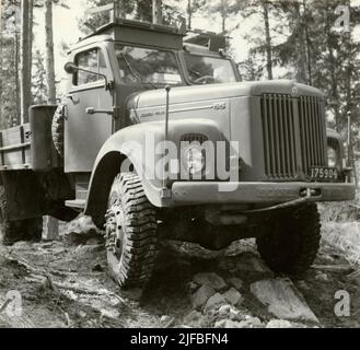 Probe mit beladen Geländewagen 939 an der Army Motor School. Abschlusstest in Strängnäs im April 1962. Stockfoto