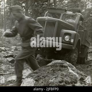 Probe mit beladen Geländewagen 939 an der Army Motor School. Abschlusstest in Strängnäs im April 1962. Stockfoto