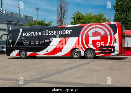 Fußball, 2. Bundesliga, 2022/2023, Fortuna Düsseldorf, Mannschaftsbus Stockfoto