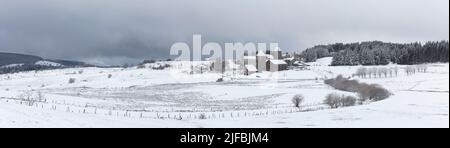 Frankreich, Aveyron, Aubrac, la Dômerie, ehemalige Abtei, Auf dem Weg nach Saint Jacques de Compostela, das von der UNESCO zum Weltkulturerbe erklärt wurde Stockfoto