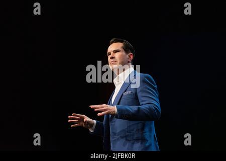 VEREINIGTES KÖNIGREICH. Jimmy Carr Performing Stand-Up Comedy. Kredit: SJ/Alamy Stockfoto