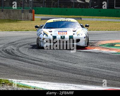 Ausdauer - ELMS Test Monza 2022 - 01.07.2022 55 SPIRIT OF RACE CHE G Ferrari F488 GTE EVO Duncan Cameron (GBR) B Matthew Griffin (IRL) G David Perel (ZAF) S. Stockfoto