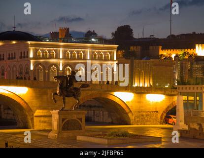 Nordmakedonien, Skopje, Museum des mazedonischen Kampfes, Steinbrücke, Stockfoto