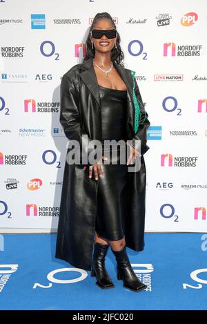 Jul 01, 2022 - London, England, UK - Teilnehmer der Norhoff Robbins O2 Silver Clef Awards 2022, Grosvenor House Hotel Stockfoto