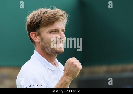 Der Belgier David Goffin feiert am Freitag, den 01. Juli 2022, ein drittes Rundenspiel im Männer-Einzelturnier zwischen dem Belgier Goffin und dem Franzosen Humbert beim Wimbledon Grand-Slam-Tennisturnier 2022 im All England Tennis Club im Südwesten Londons, Großbritannien. BELGA FOTO BENOIT DOPPAGNE Stockfoto