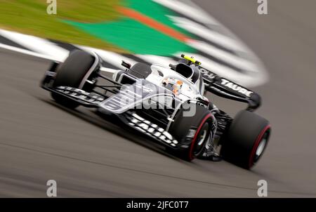 AlphaTauris Yuki Tsunoda vor dem Grand Prix von Großbritannien 2022 in Silverstone, Towcester. Bilddatum: Freitag, 1. Juli 2022. Stockfoto