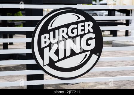 Breslau, Polen - 29. MAI 2022: Außenansicht des Burger King Restaurants Stockfoto