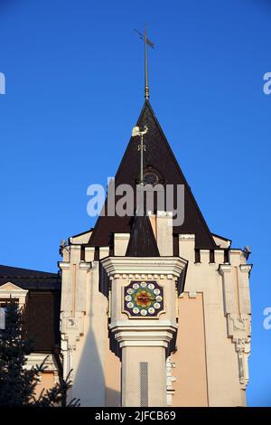 Kiew, Ukraine 09. Dezember 2019: Architektonische Dekorationen von Gebäuden in der Stadt Kiew Stockfoto