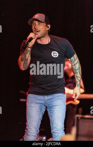 Milwaukee, USA. 30.. Juni 2022. Michael Ray beim Summerfest Music Festival am 30. Juni 2022 in Milwaukee, Wisconsin (Foto: Daniel DeSlover/Sipa USA) Quelle: SIPA USA/Alamy Live News Stockfoto