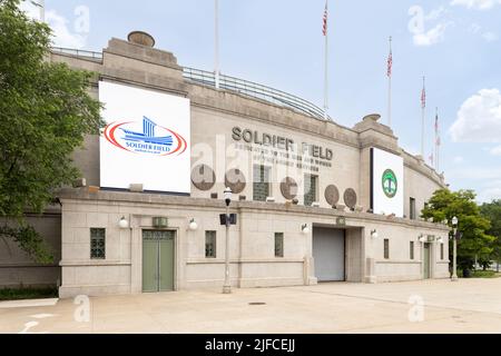 Soldier Field ist die Heimat der Chicago Bears und gehört dem Chicago Park District. Das Stadion bietet Platz für 61.500 Personen für Sport, Konzerte und andere Veranstaltungen. Stockfoto